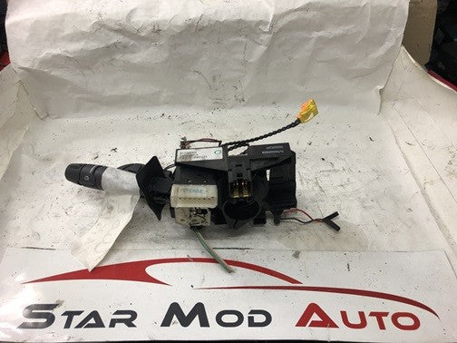 commodo avec 2000 Renault Clio 2 année 2004 réf 8200058674