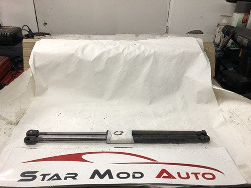 vérin de malle arrière Citroën c3 année 2006