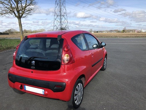 Peugeot 107 1.0 essence 60 cv année 2008 92000 km