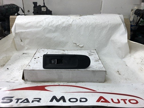 commande de lève vitre avant droite Volkswagen golf 6 2011