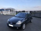 Renault Clio 2 1.4 16v essence 5 portes année 02/2004 6 cv fiscales couleur noir métal 145000 km