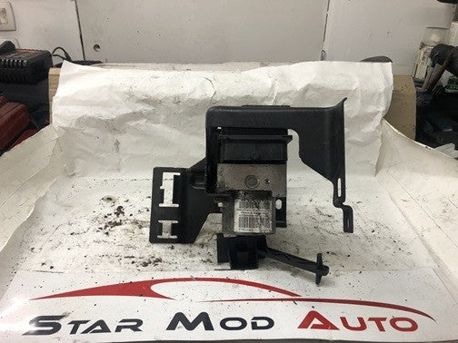 bloc abs Citroën c4 berline 1.6 hdi 110 cv 2006 réf 9663345180