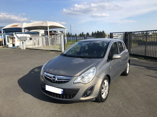 Opel corsa d phase 2 1.2i 16v éco Flex 85 cv 2012 5 portes boite automatique