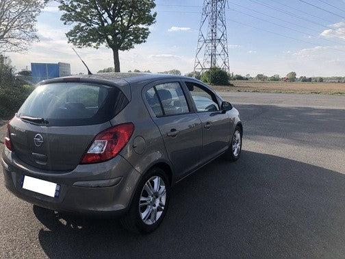 Opel corsa d phase 2 1.2i 16v éco Flex 85 cv 2012 5 portes boite automatique