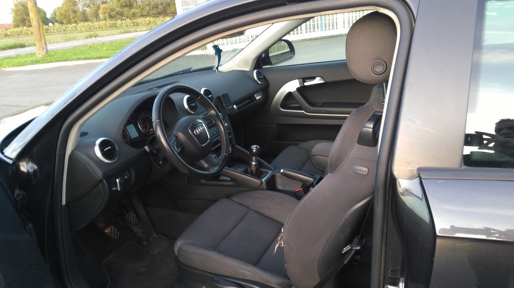 Audi A3 2,0 TDI 140 cv couleur noir 3 portes année 2009 124 000 km 8 cv fiscales boite 6 vitesses 