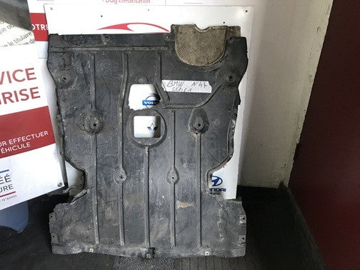 cache sous moteur Bmw série 1 118d année 2008