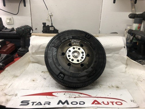 volant moteur Bmw série 1 2.0 118d n47 d occasion