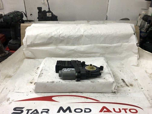 moteur de lève vitre avant gauche Citroën c4 Picasso 2007