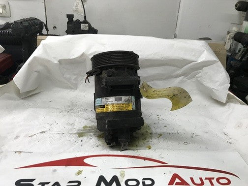 compresseur de clim Renault réf 8200053264