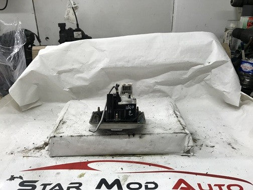 serrure de malle arrière Renault clio 2 1.5 dci année 2005