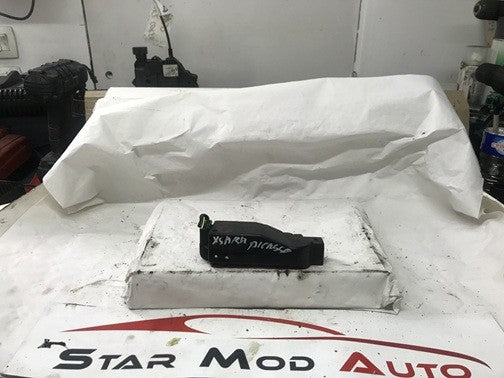 serrure de malle arrière Citroën Xsara Picasso année 2005