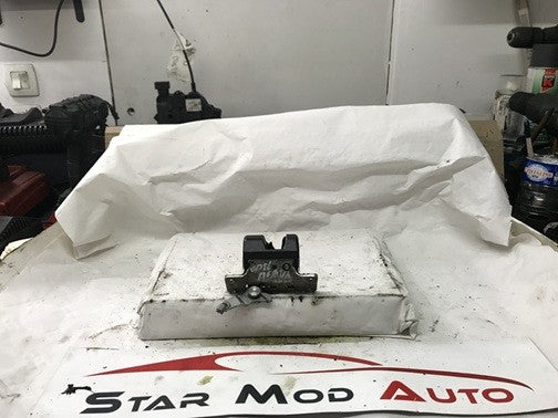 serrure de malle arrière Opel meriva année 2006