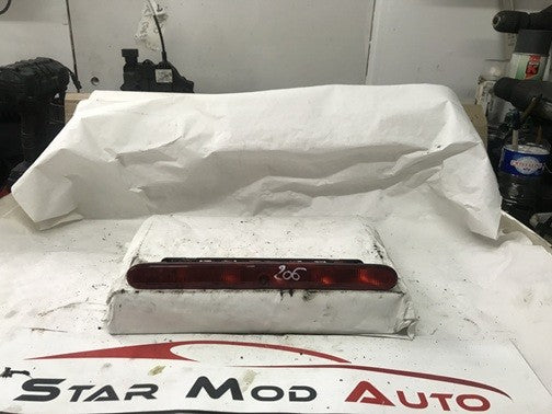 feux stop malle arrière Peugeot 206 année 2004