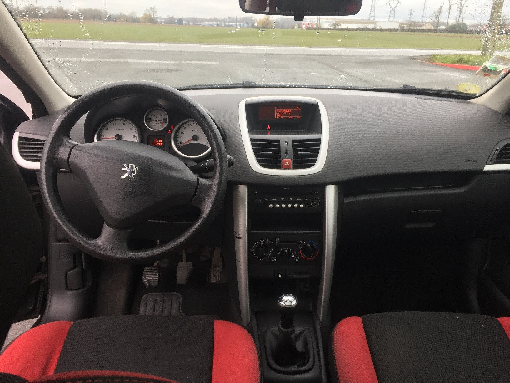 Peugeot 207 1.4 essence année 2009