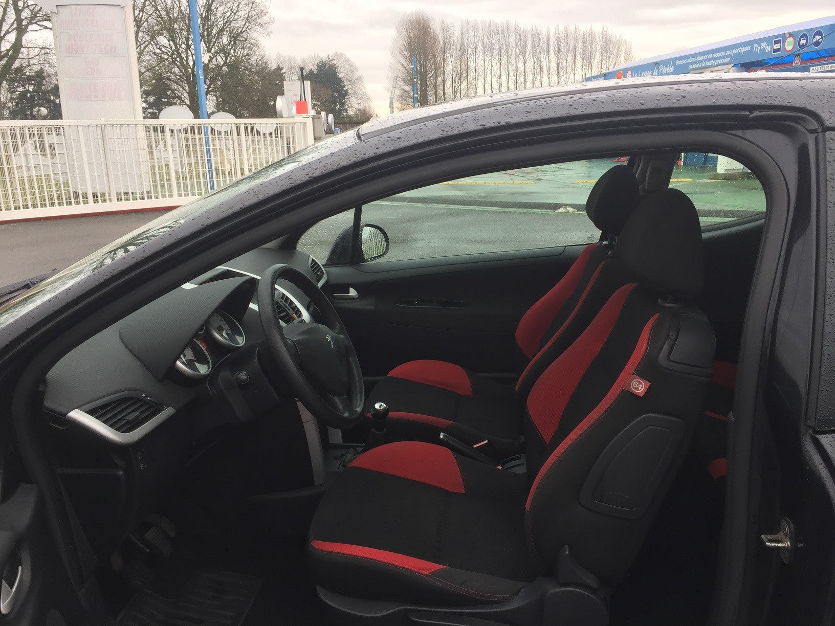 Peugeot 207 1.4 essence année 2009