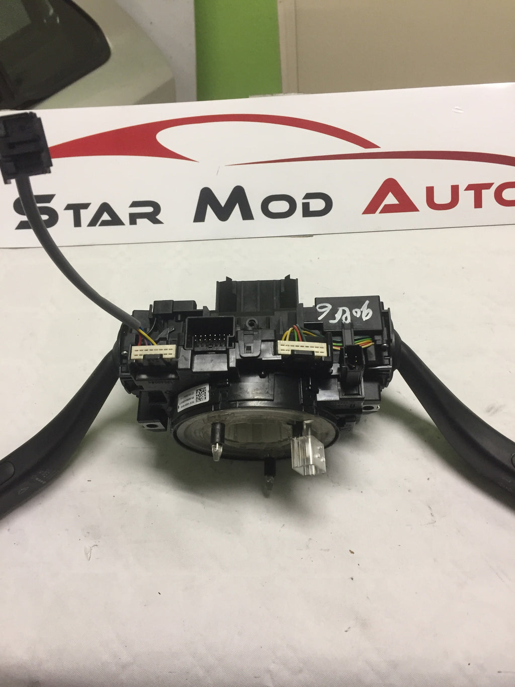 COMME 2000 VOLKSWAGEN GOLF 6 1.6 TDI 105 CV 2011