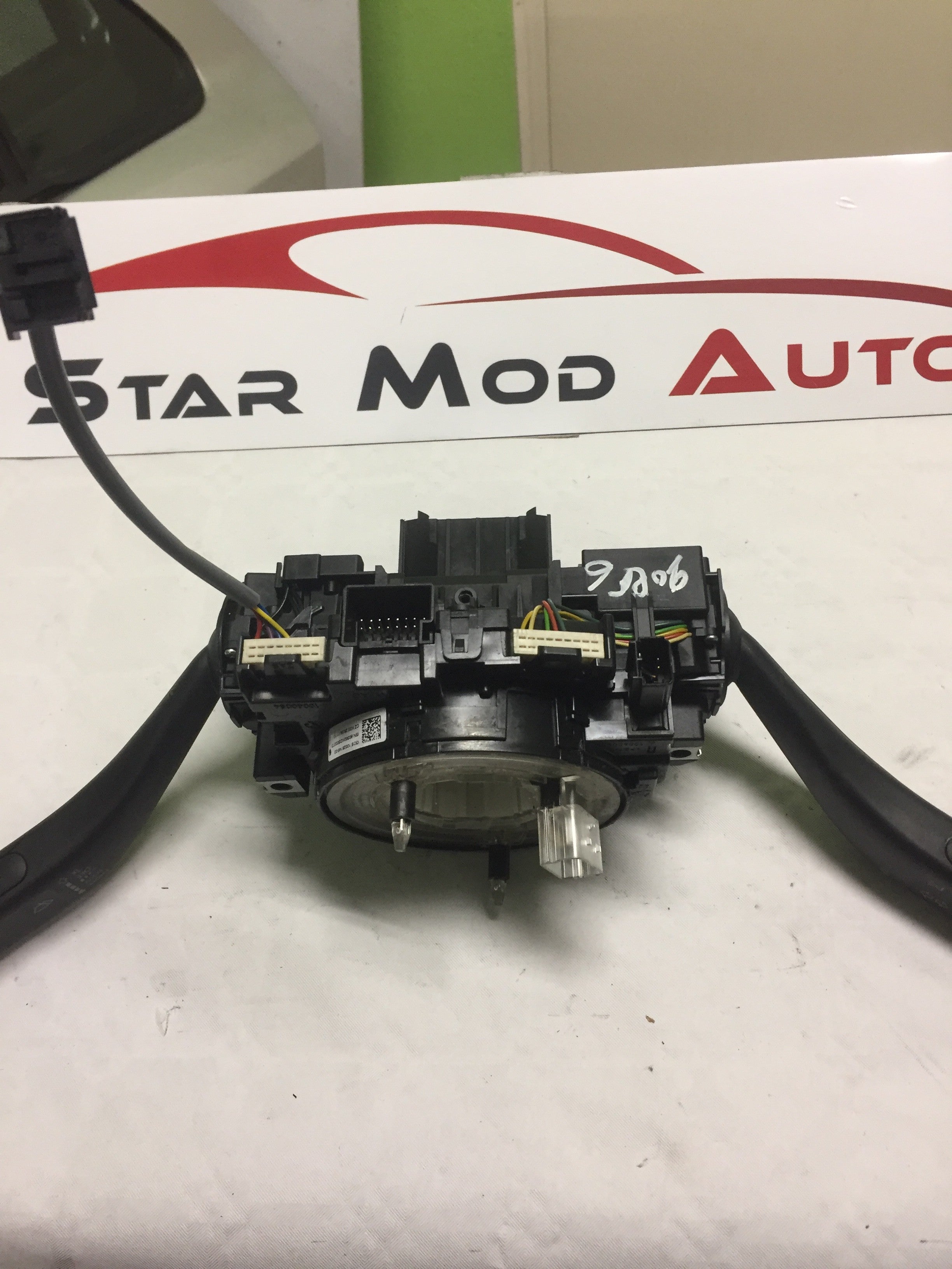 COMME 2000 VOLKSWAGEN GOLF 6 1.6 TDI 105 CV 2011