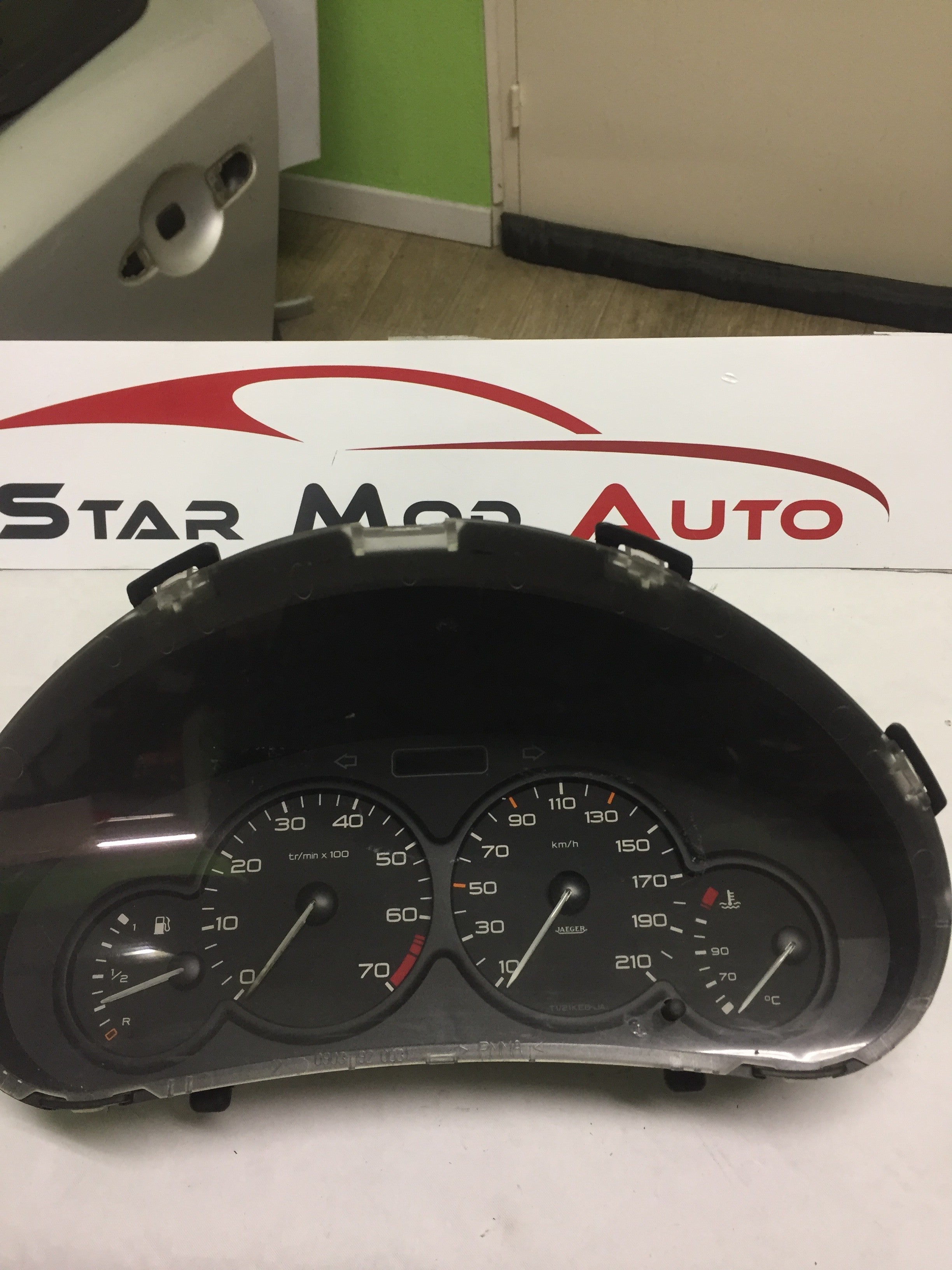 compteur Peugeot 206 1.4 essence 2001