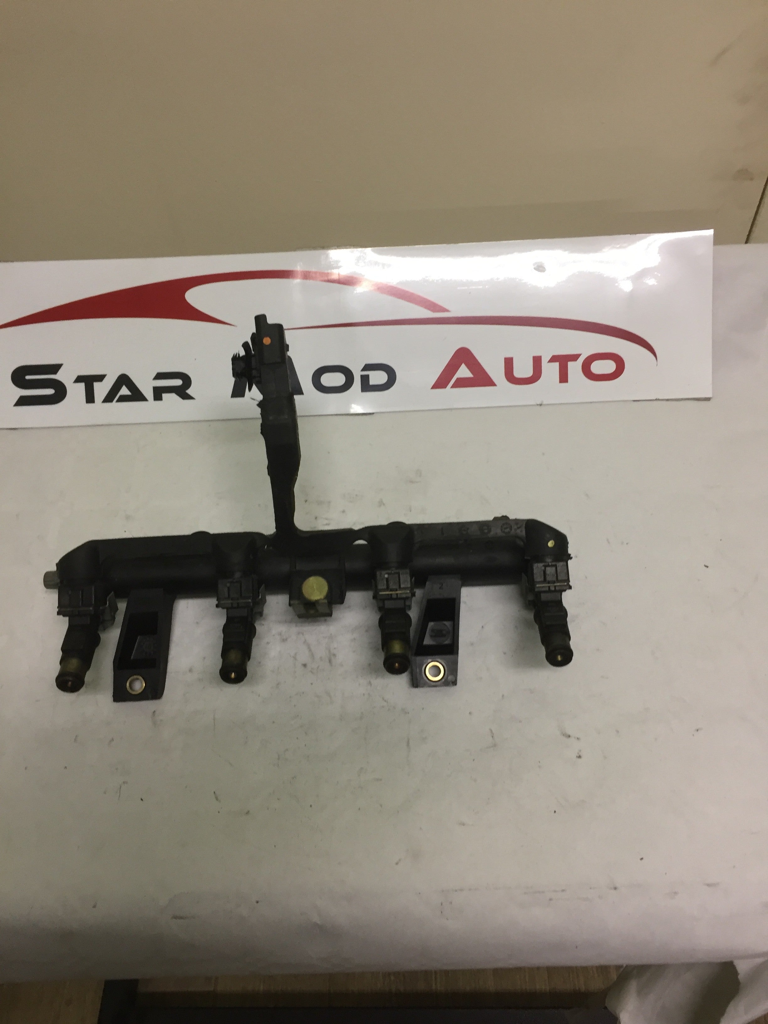 injecteur essence Peugeot 106 1.4i 2001