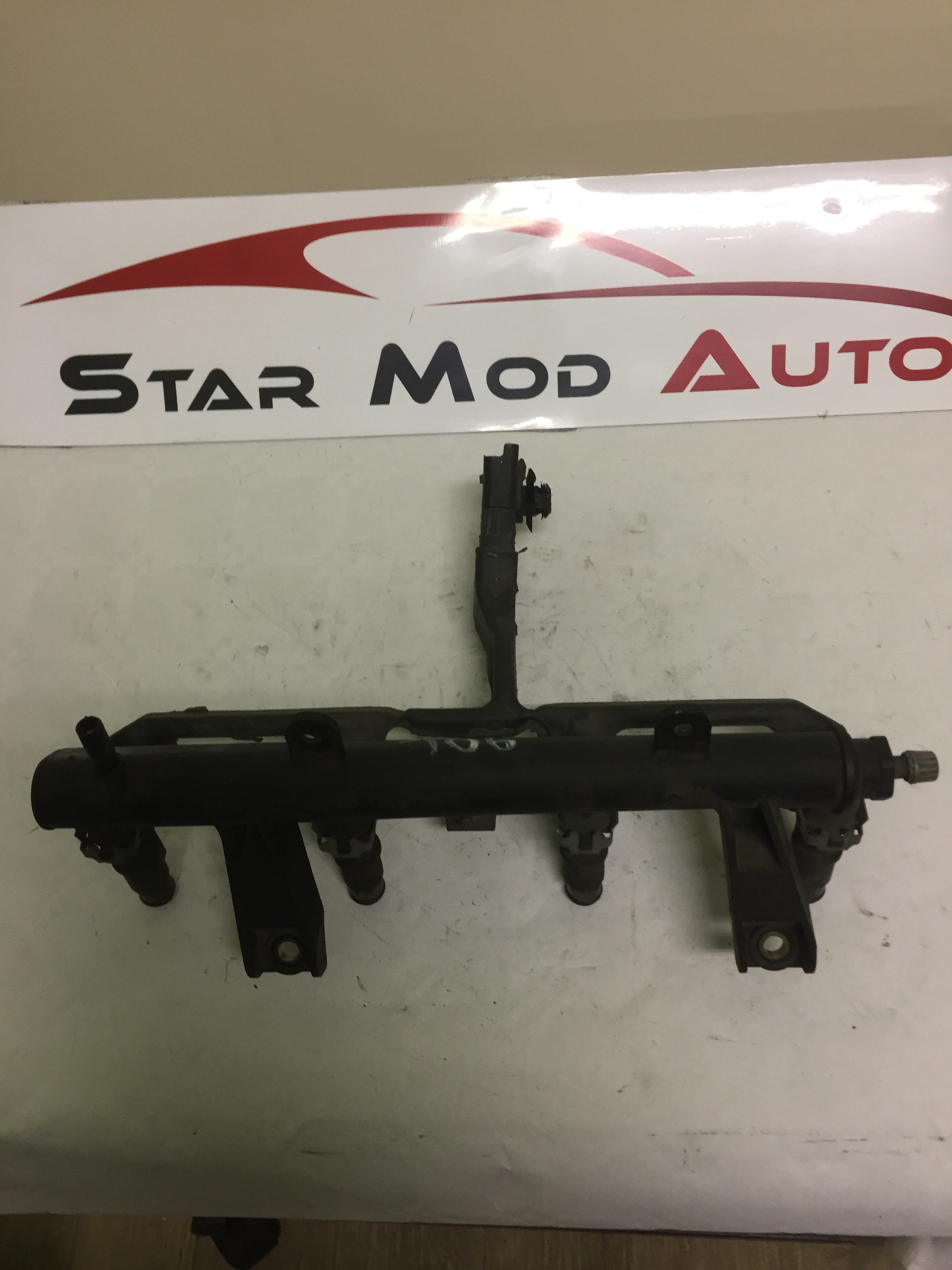 injecteur essence Peugeot 106 1.4i 2001