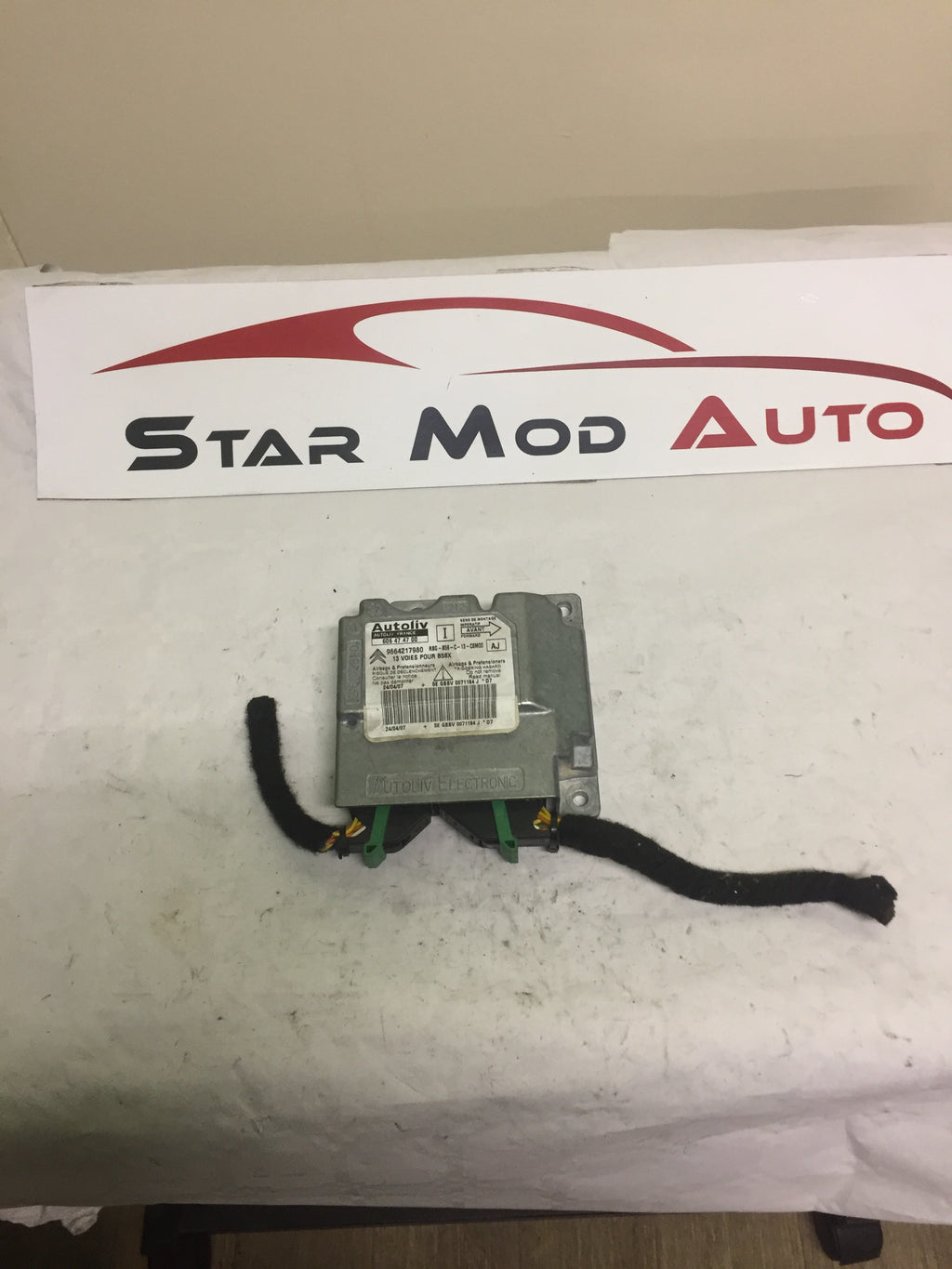 calculateur air bag Citroën c4 Picasso année 2007 de marque autoliv réf 9664217980