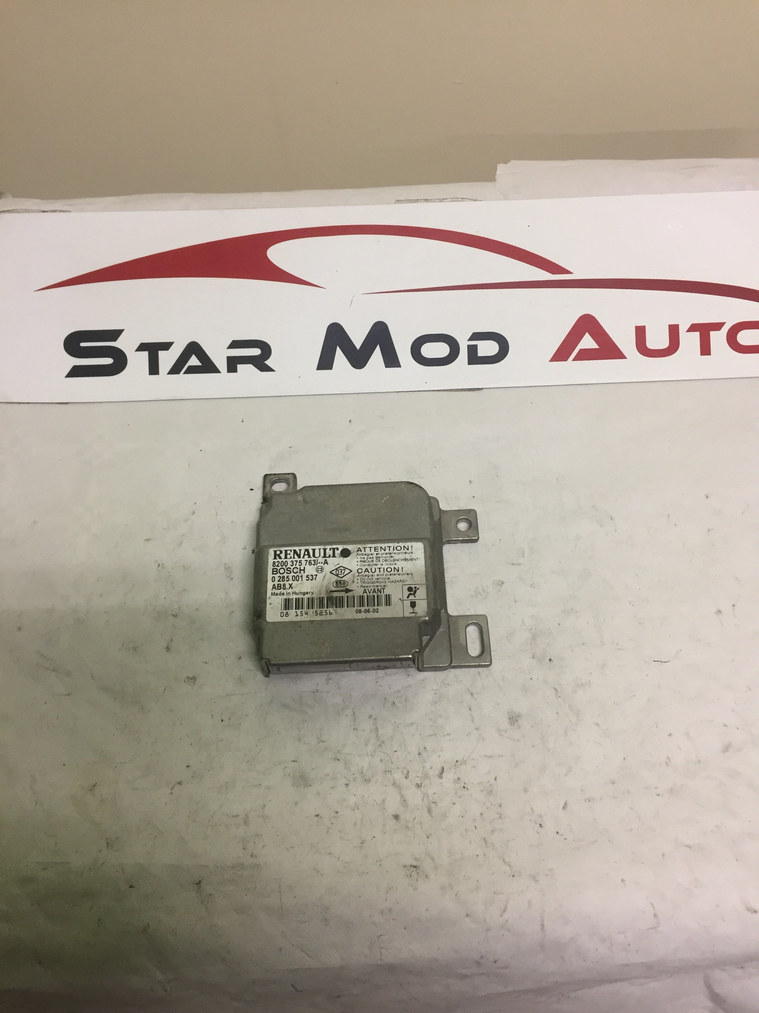 calculateur airbag Renault Clio 2 1.5 dci 68 cv année 2008 de marque Bosch réf 8200563369