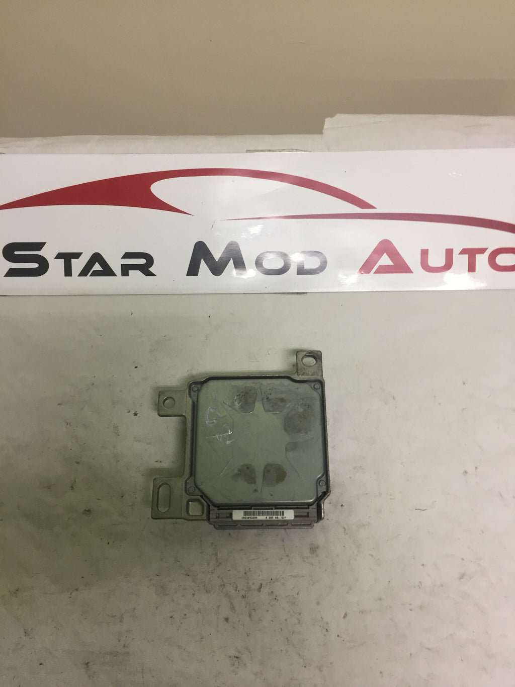 calculateur airbag Renault Clio 2 1.5 dci 68 cv année 2008 de marque Bosch réf 8200563369