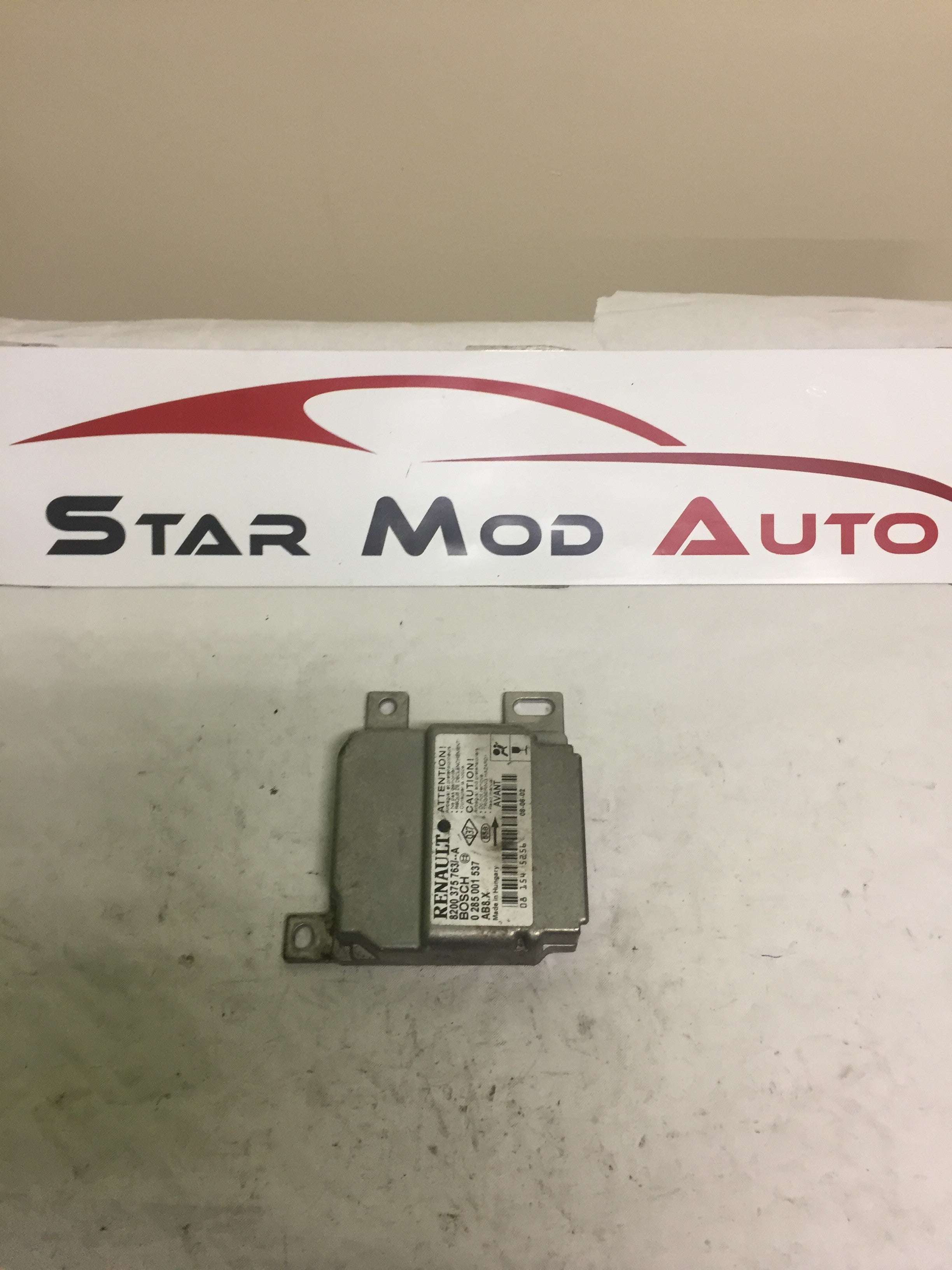 calculateur airbag Renault Clio 2 1.5 dci 68 cv année 2008 de marque Bosch réf 8200563369