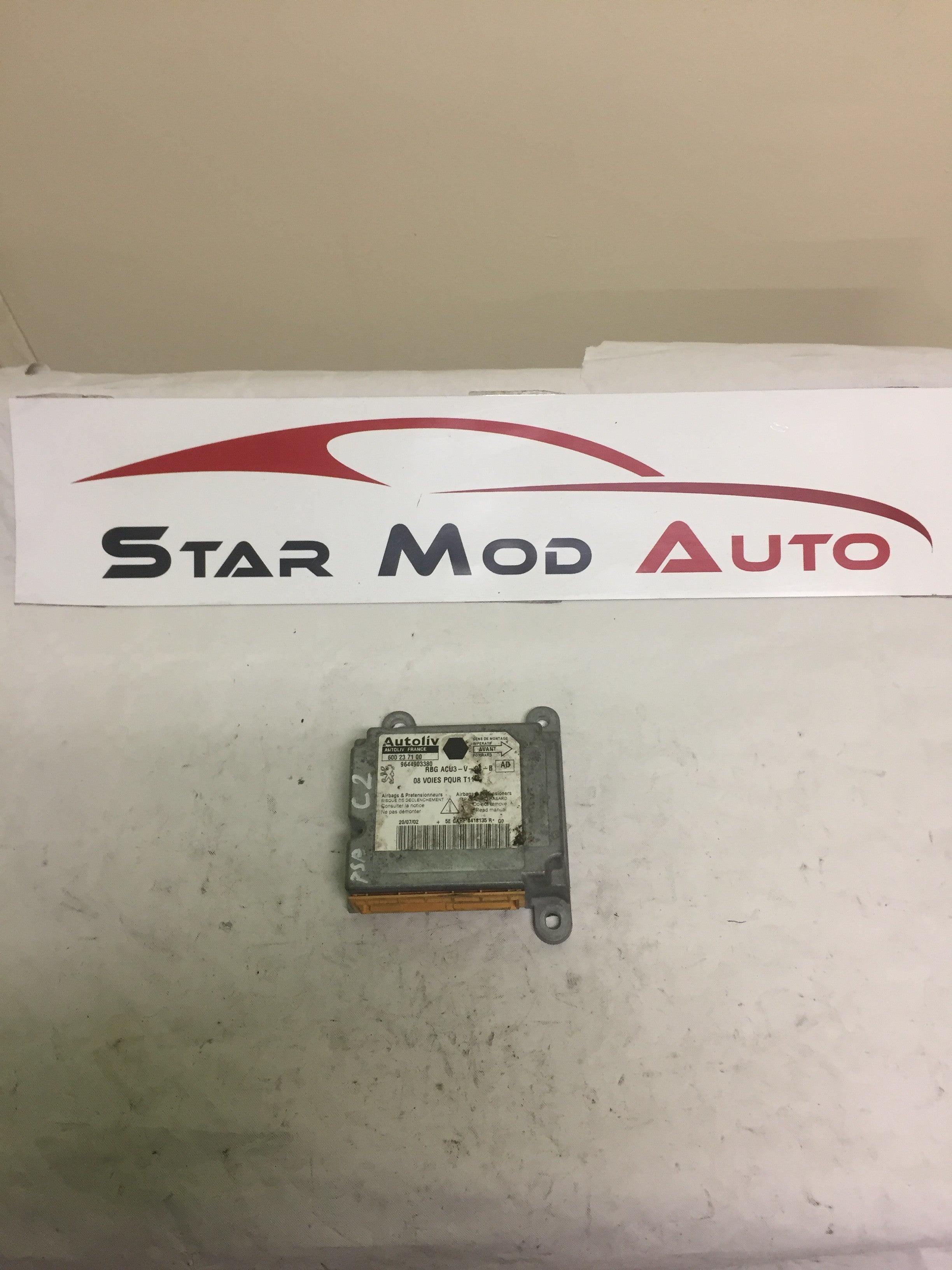 calculateur airbag Citroën c2 année 2006 de marque autoliv réf 9644903380