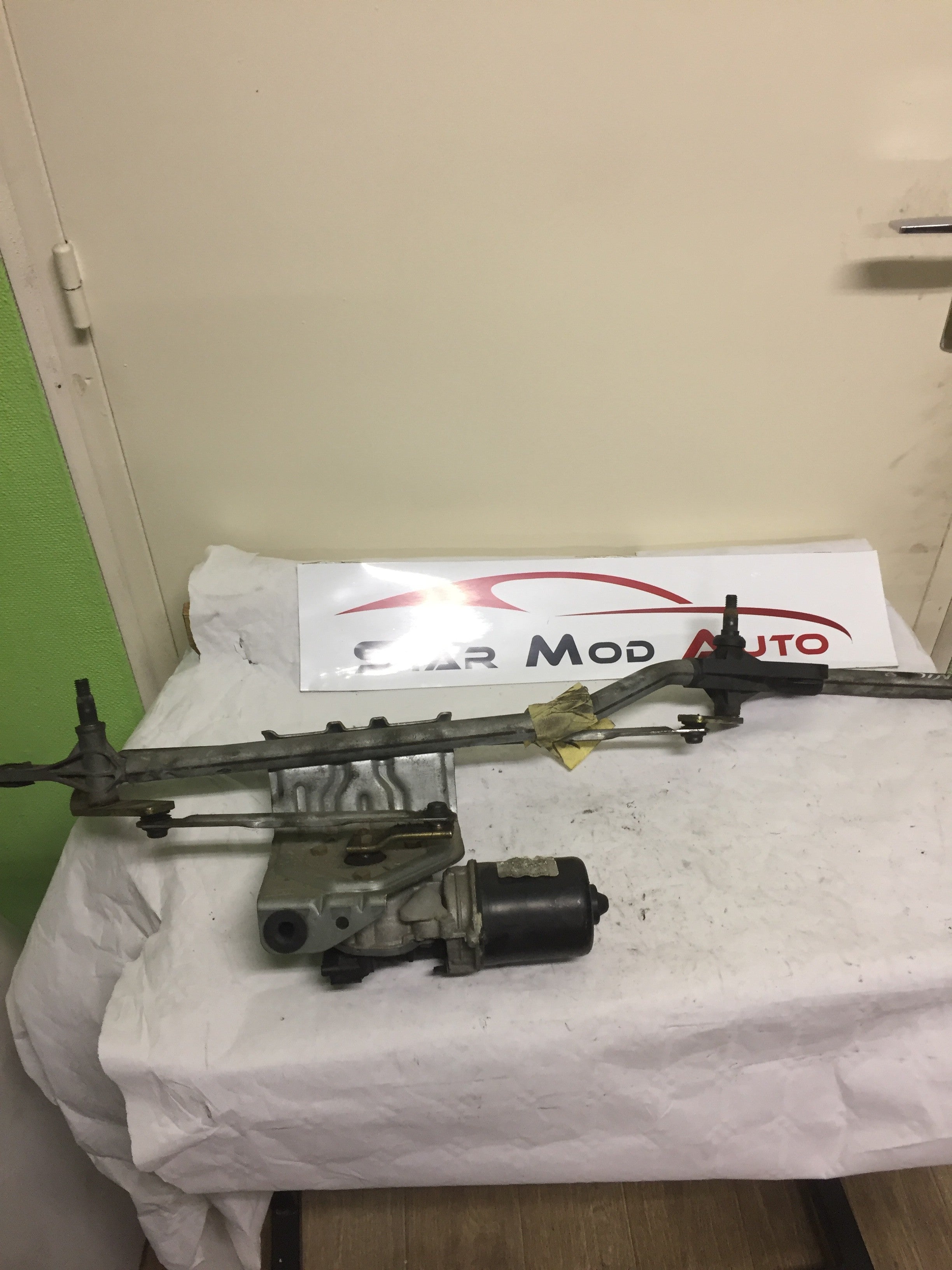 MOTEUR ESSUIE GLACE RENAULT SCENIC 2 2008