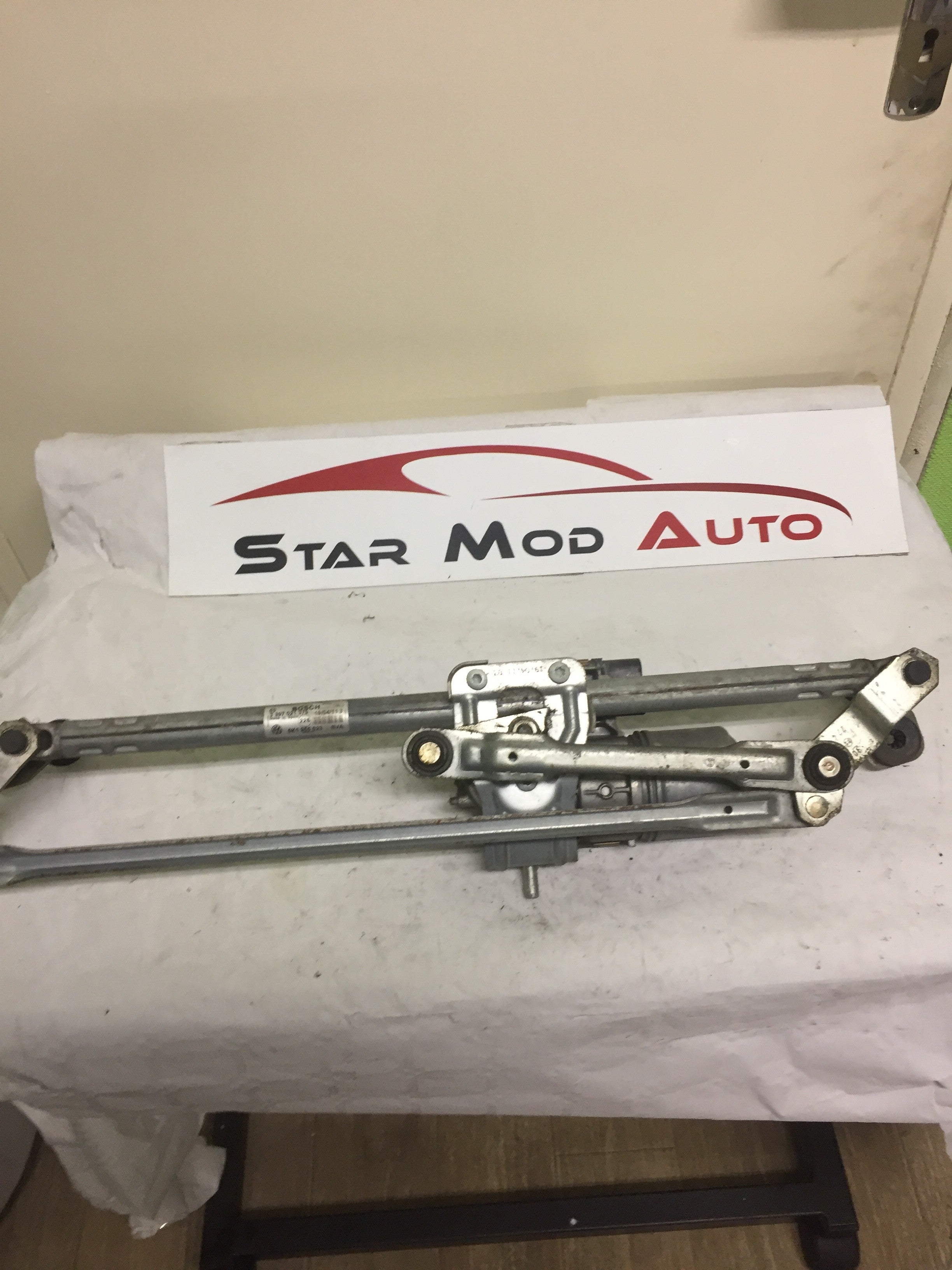 MOTEUR D'ESSUIE GLACE AVANT VOLKSWAGEN GOLF 6