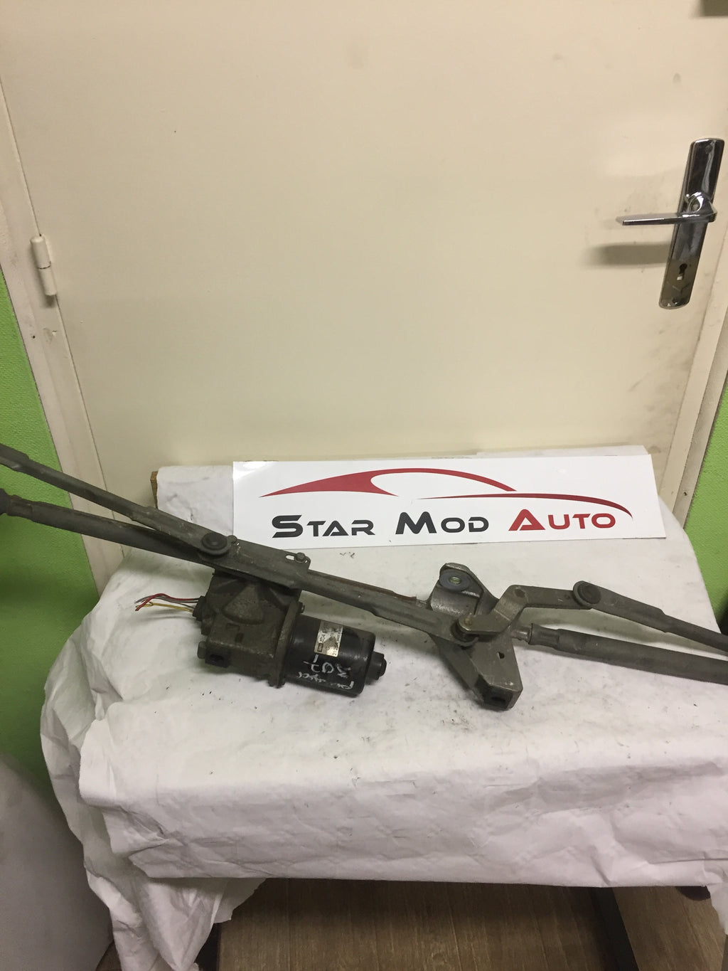 MOTEUR D'ESSUIE GLACE AVANT PEUGEOT 307