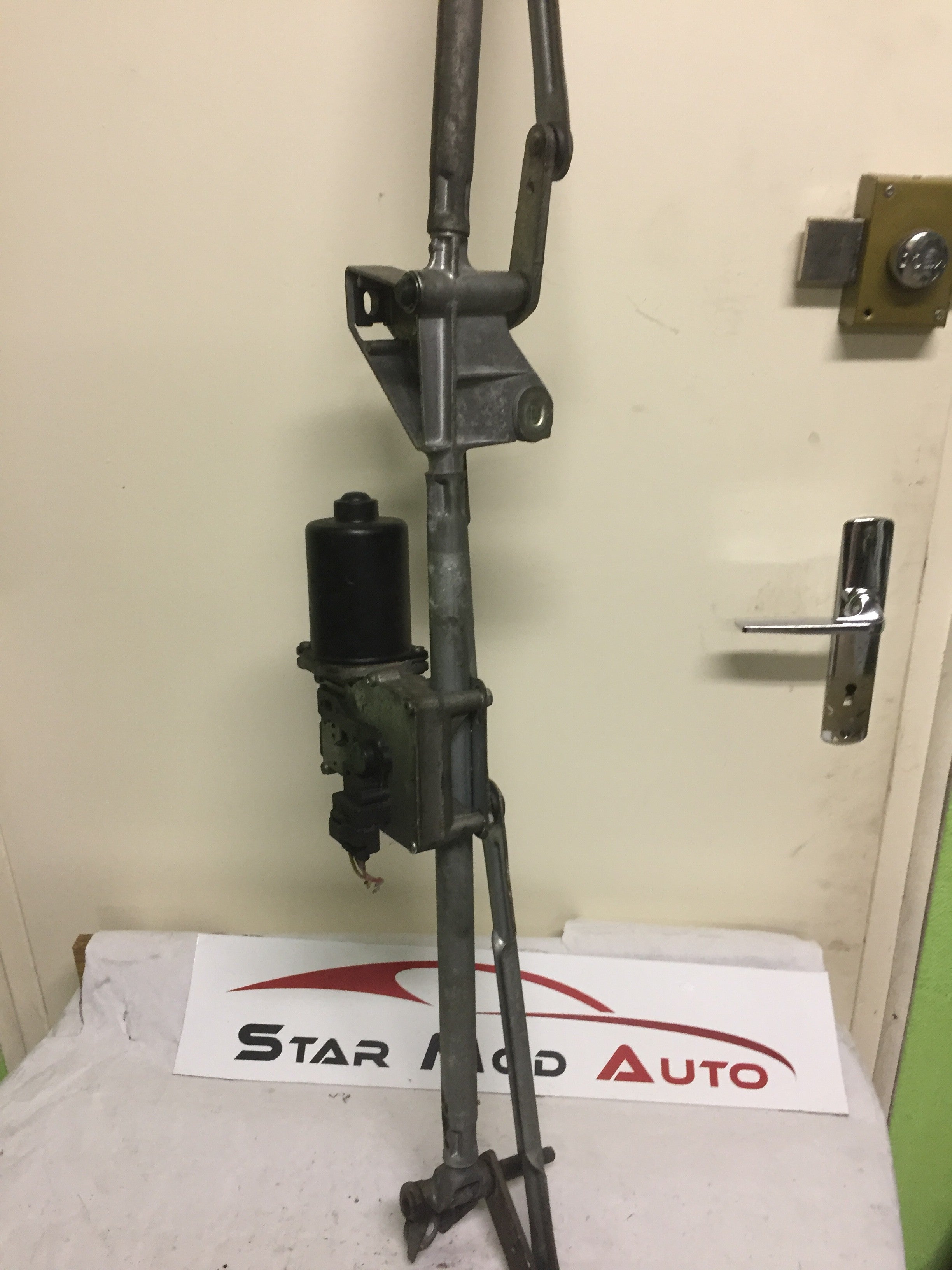 MOTEUR D'ESSUIE GLACE AVANT PEUGEOT 307