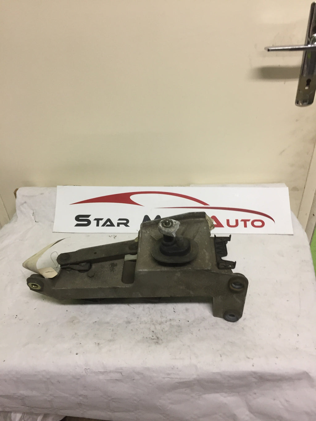 MOTEUR D ESSUIE GLACE AVANT RENAULT TWINGO 99