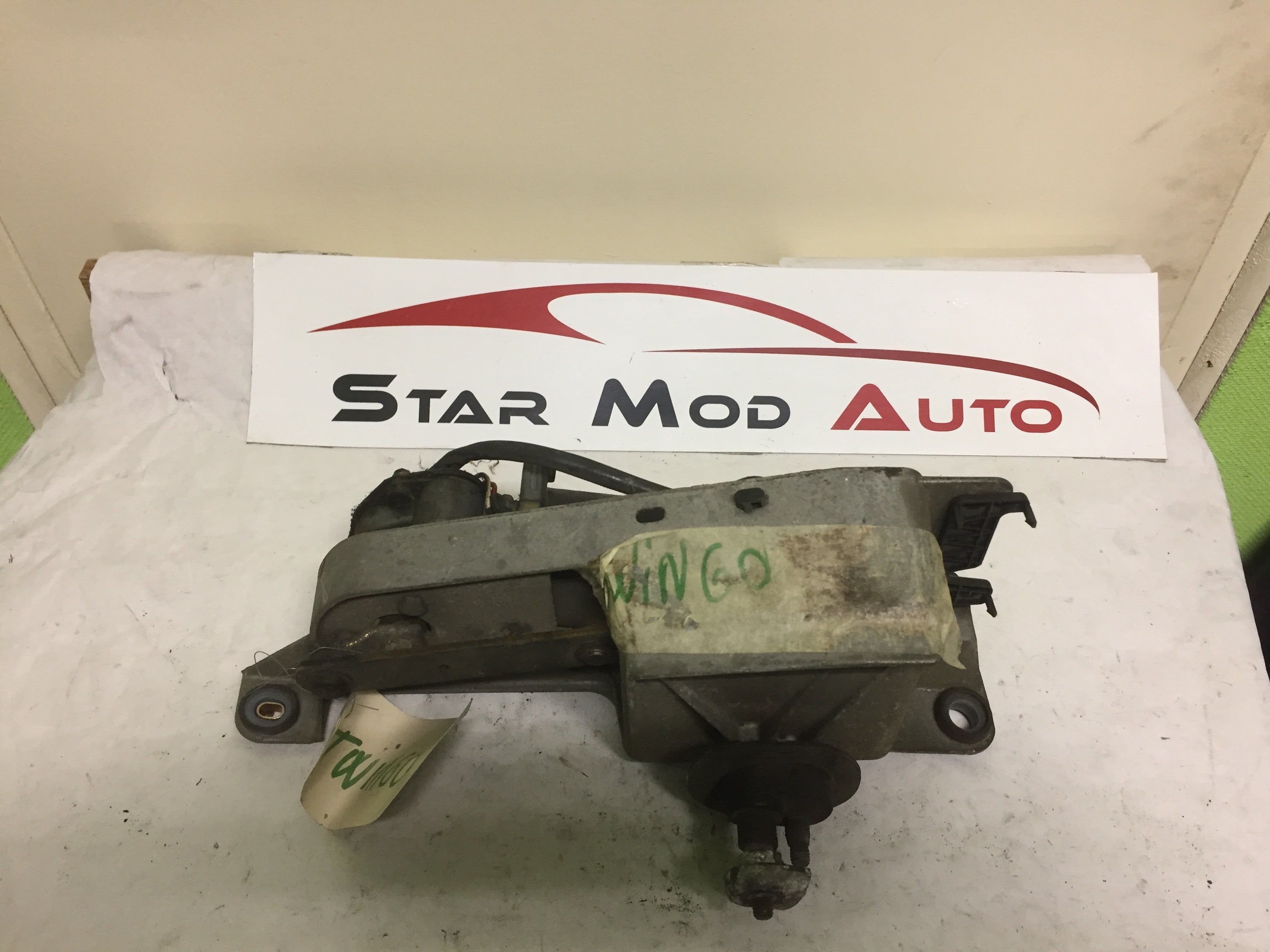 MOTEUR D ESSUIE GLACE AVANT RENAULT TWINGO 99