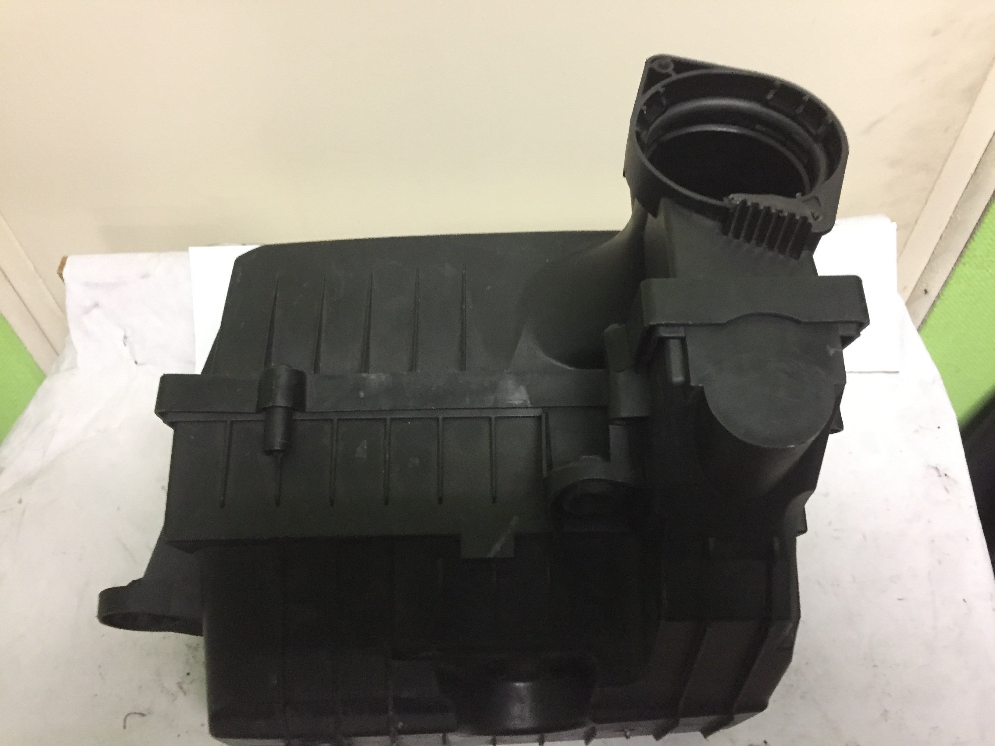 BOITIER FILTRE A AIR AUDI A 3 8P ANNEE 2008