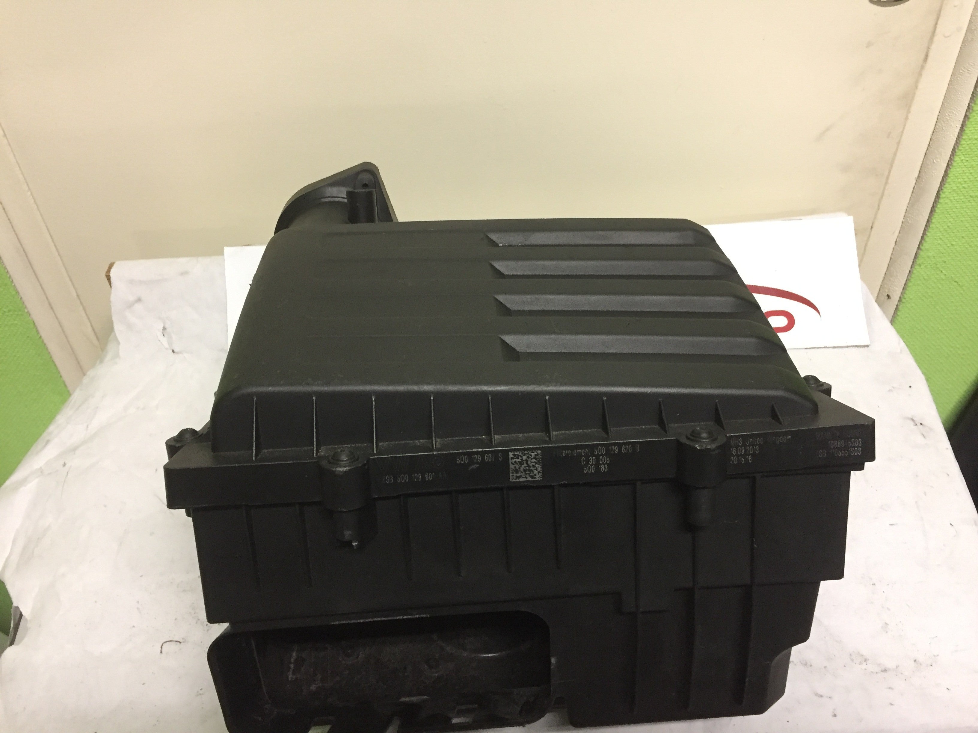 BOITIER FILTRE A AIR AUDI A 3 8P ANNEE 2008