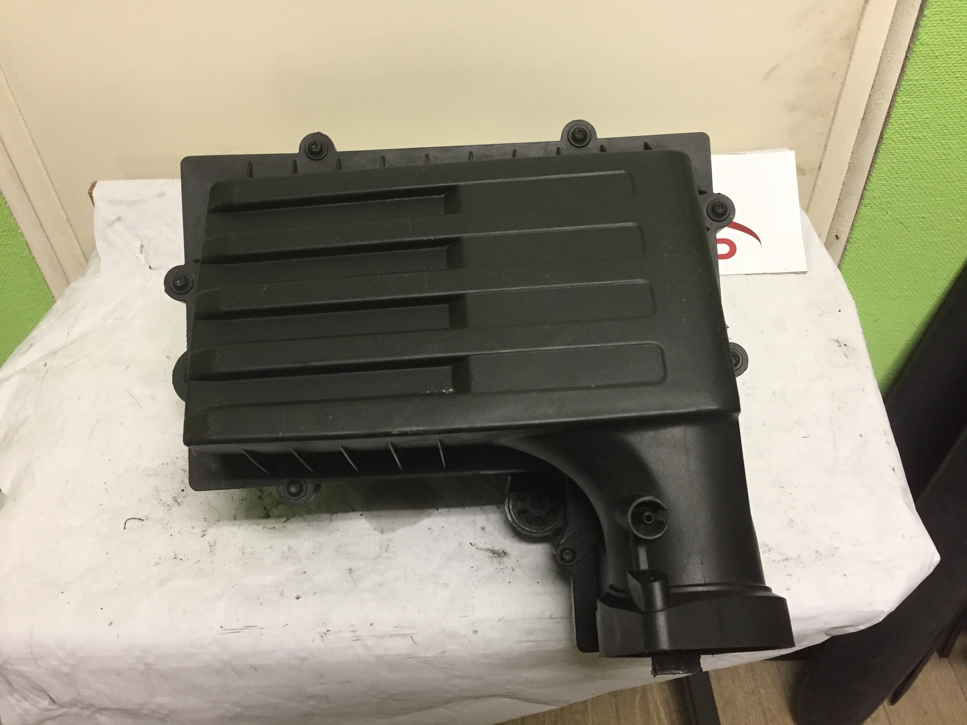 BOITIER FILTRE A AIR AUDI A 3 8P ANNEE 2008