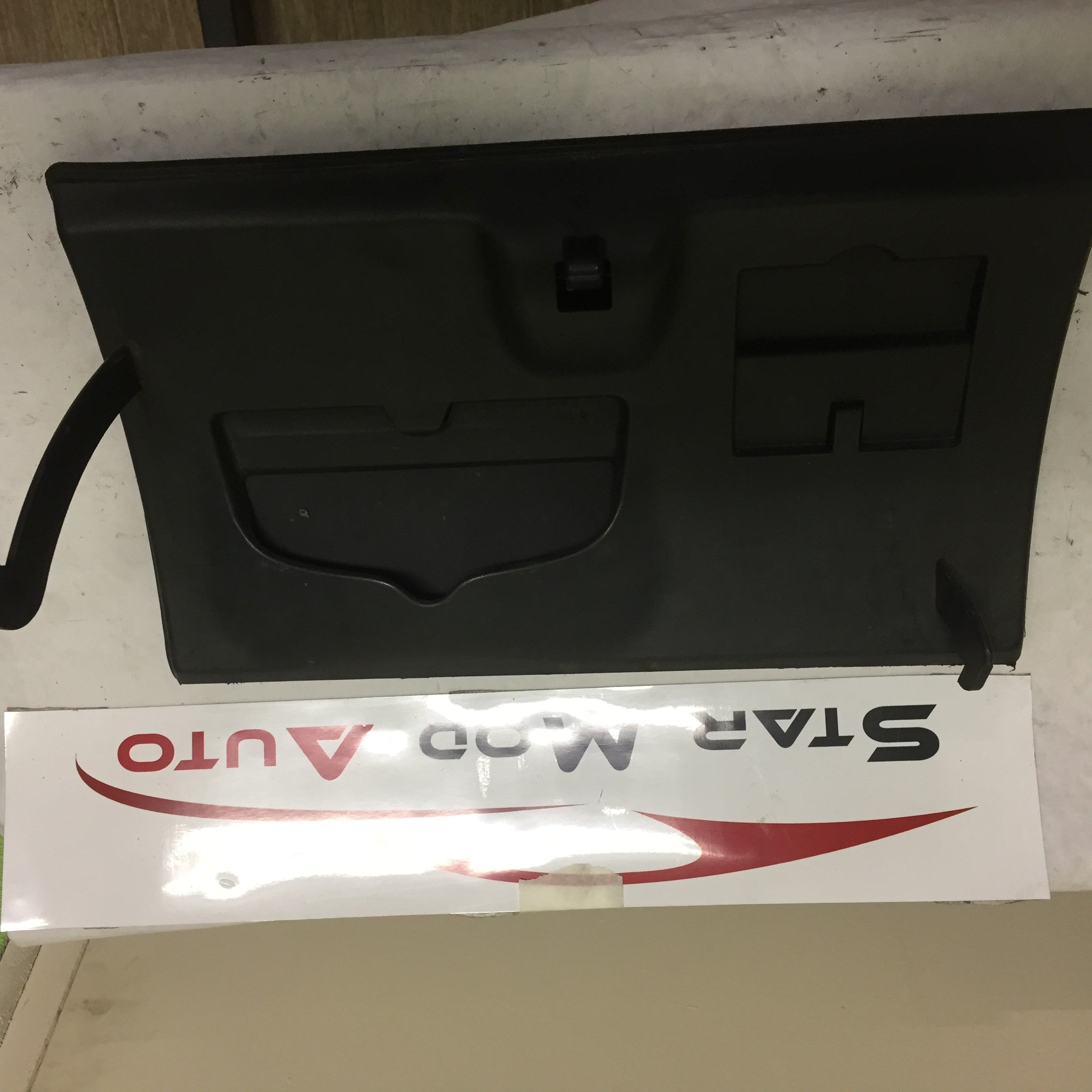 PORTE DE BOITE A GANT RENAULT CLIO 2 2008