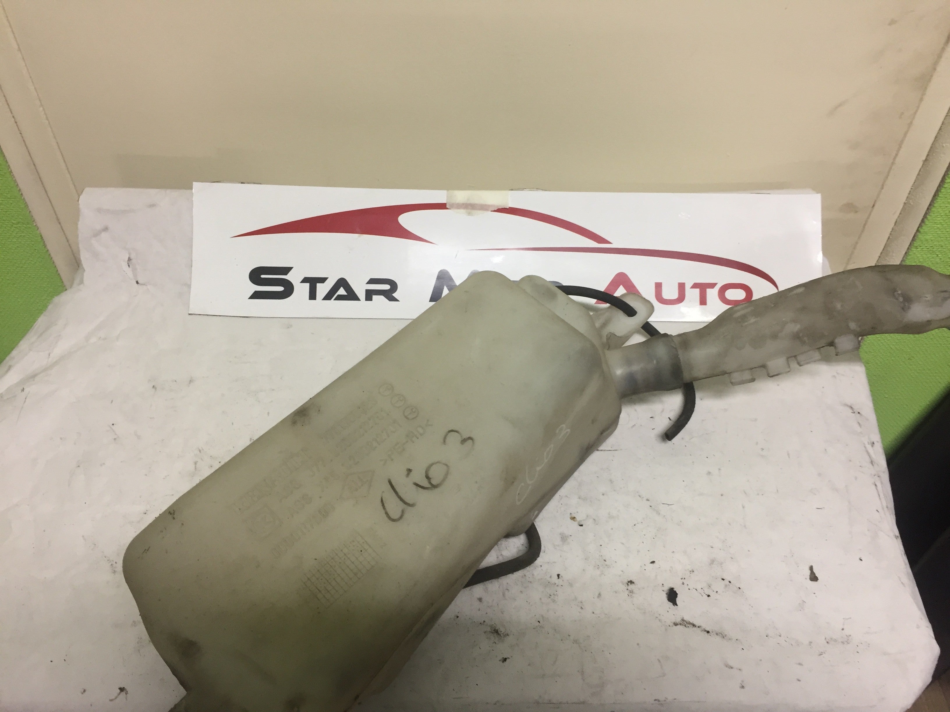 RESERVOIR DE LAVE GLACE RENAULT CLIO 3 2006