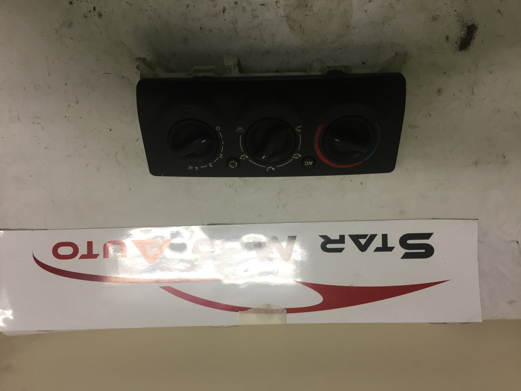 COMMANDE DE CLIM RENAULT CLIO 2 2008