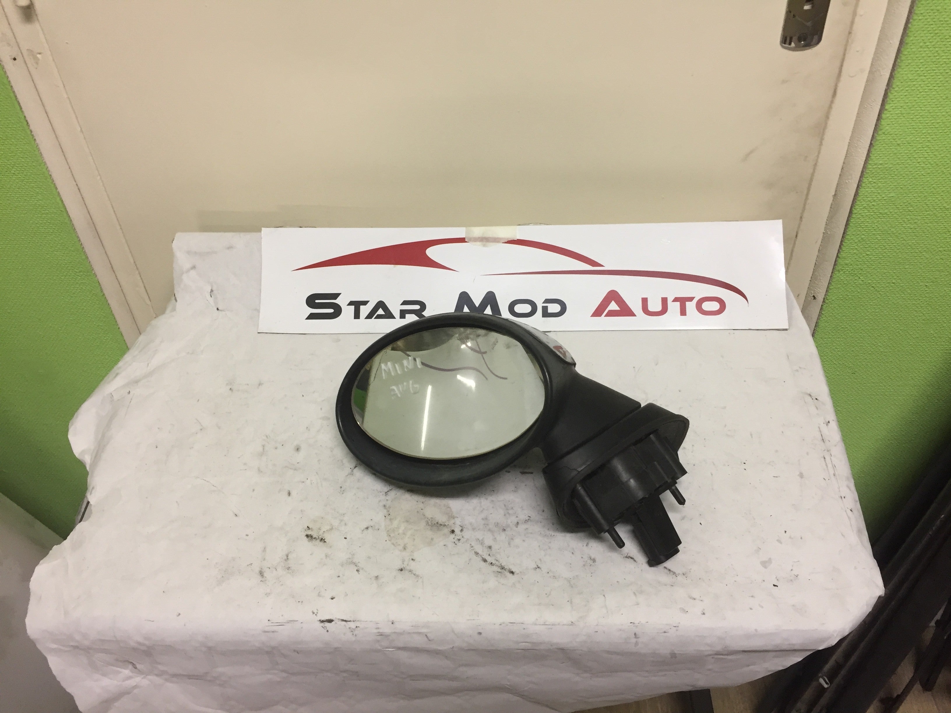 lunette mini coupe année 2005 avant gauche électrique