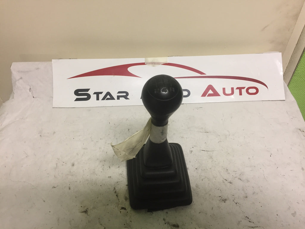 pommeau de vitesse Peugeot 106 2001