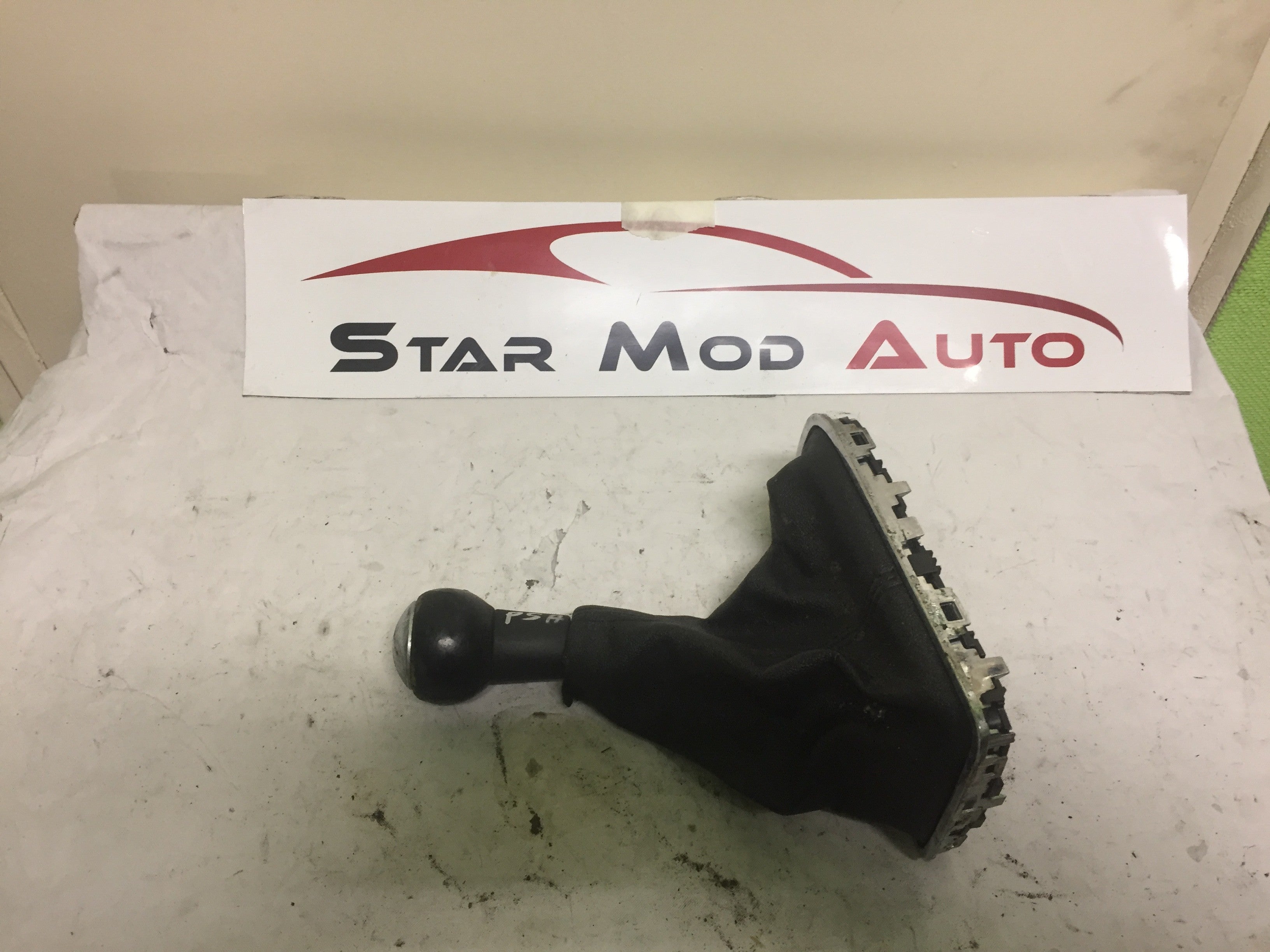 pommeau de vitesse Peugeot 407 2005