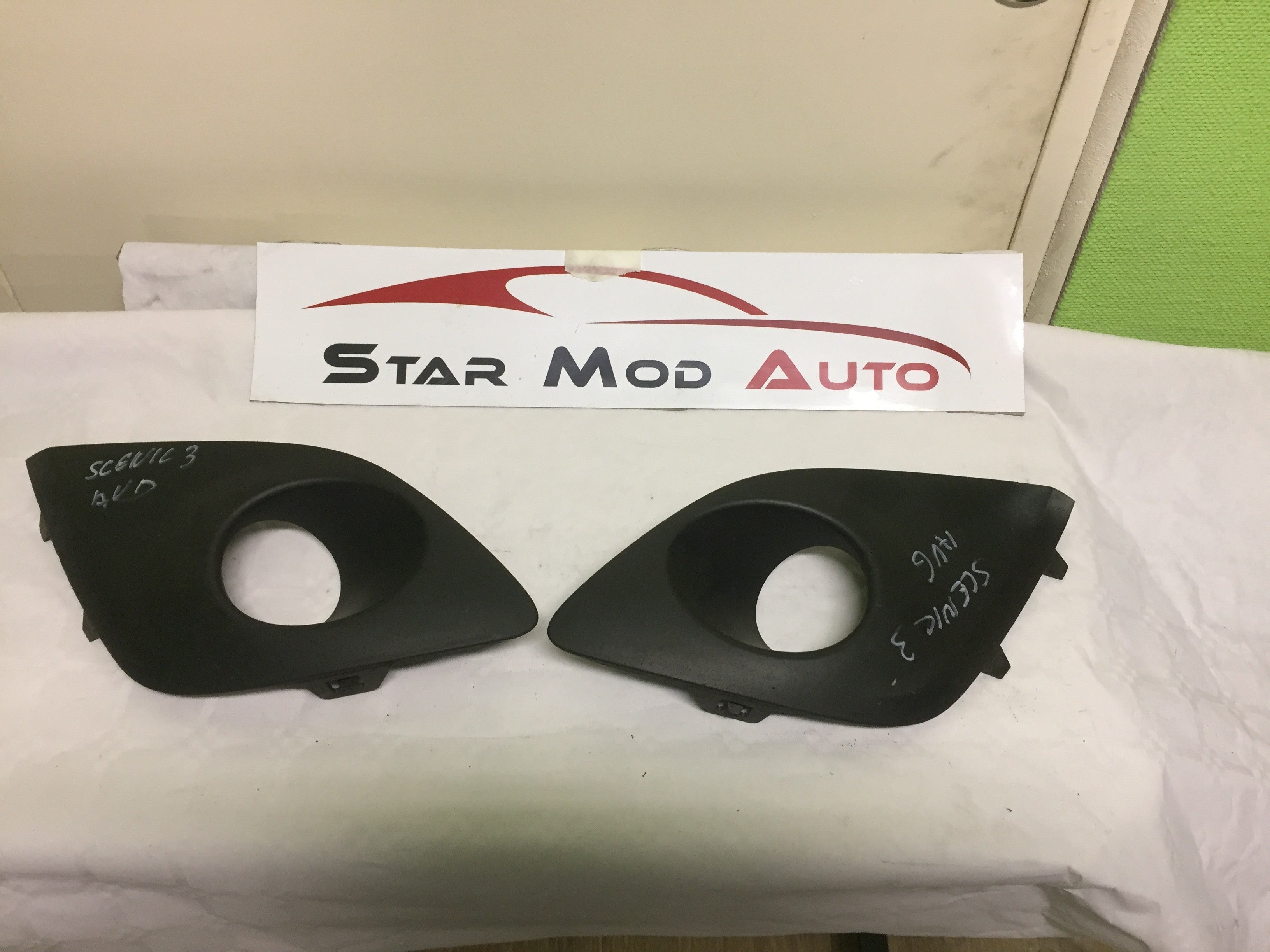 cache antibrouillard avant Renault Scénic 3 2010