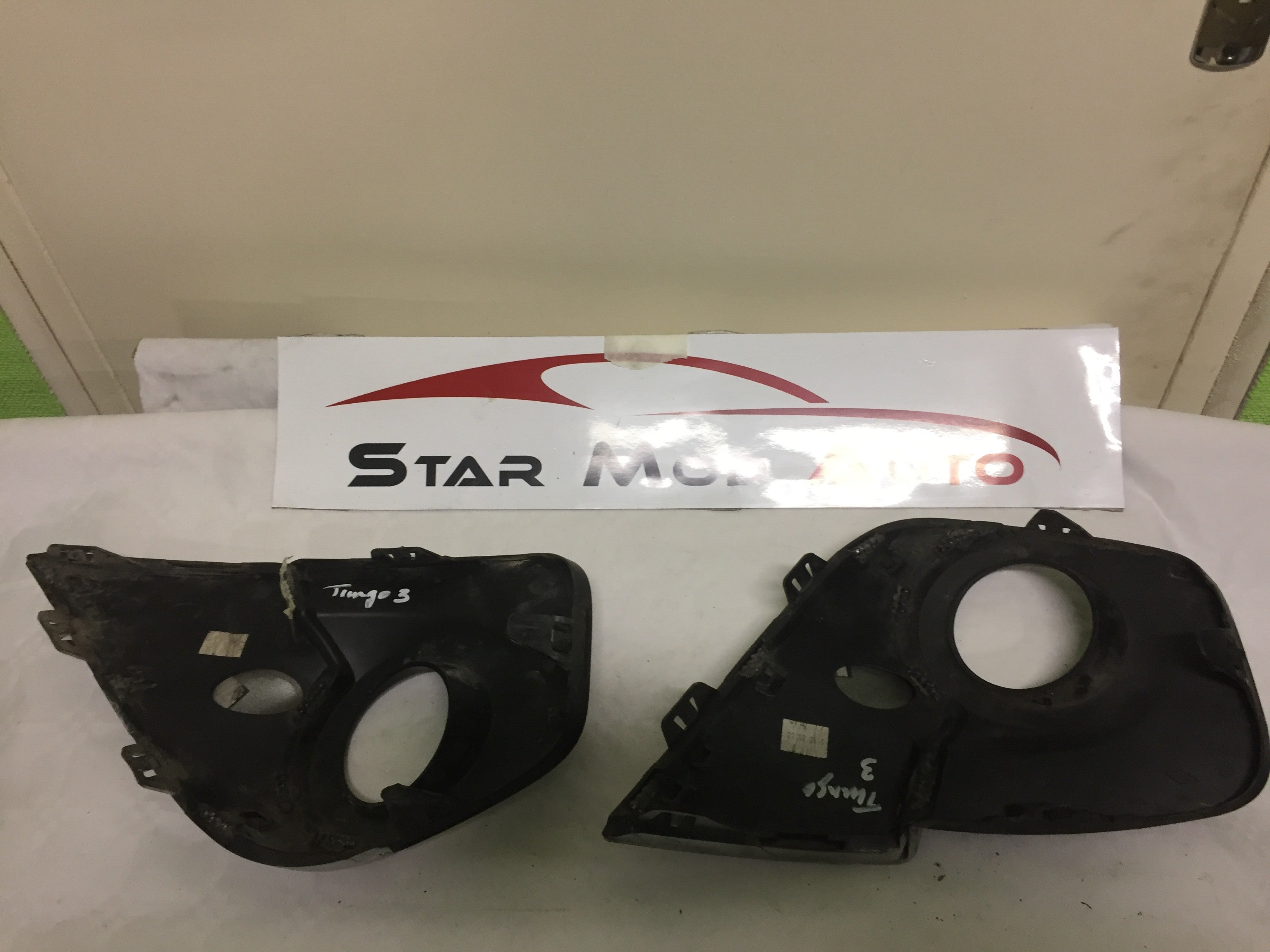 cache antibrouillard avant Renault Twingo 3 2010