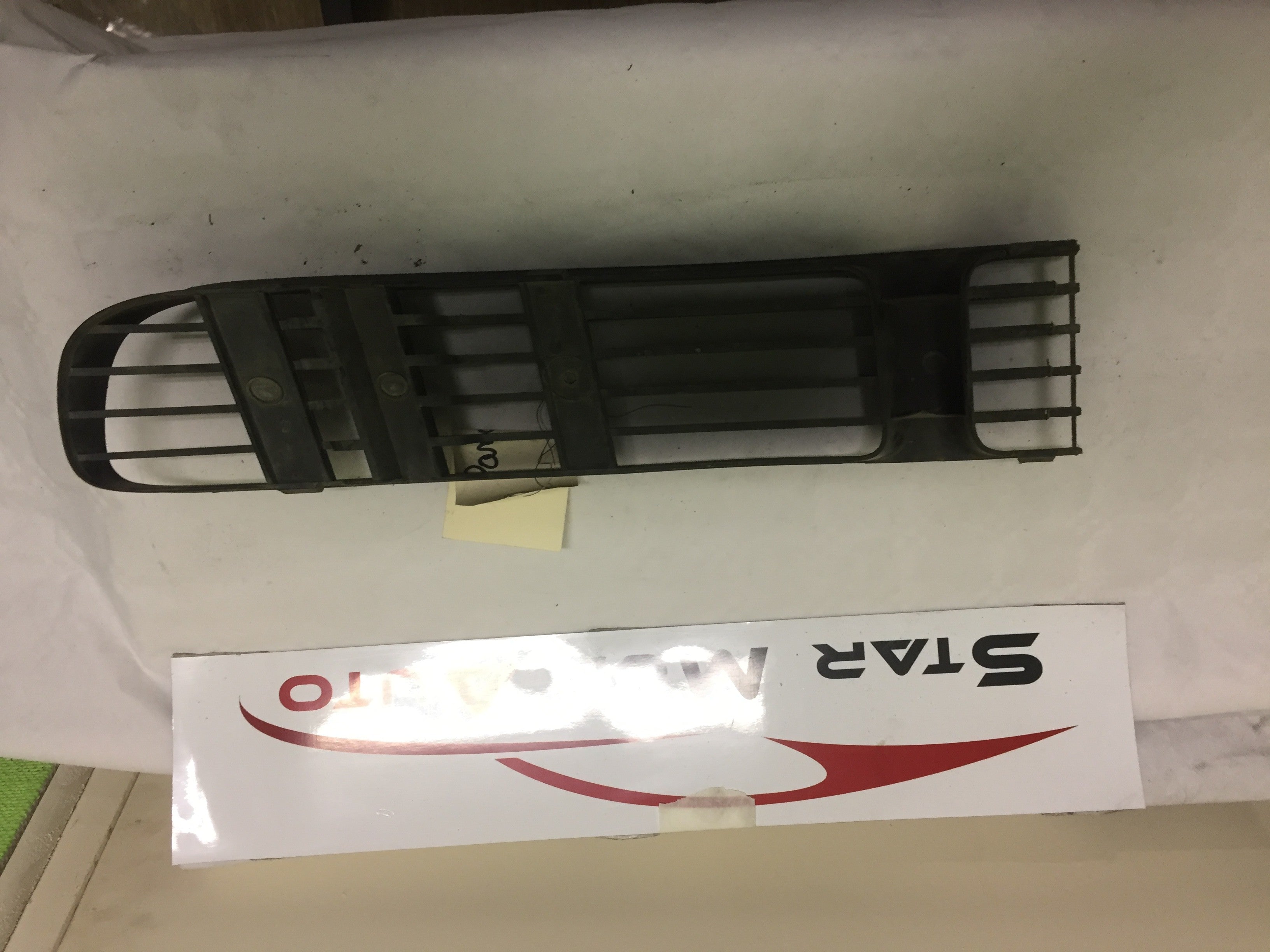 cache antibrouillard avant Volkswagen passât 2000