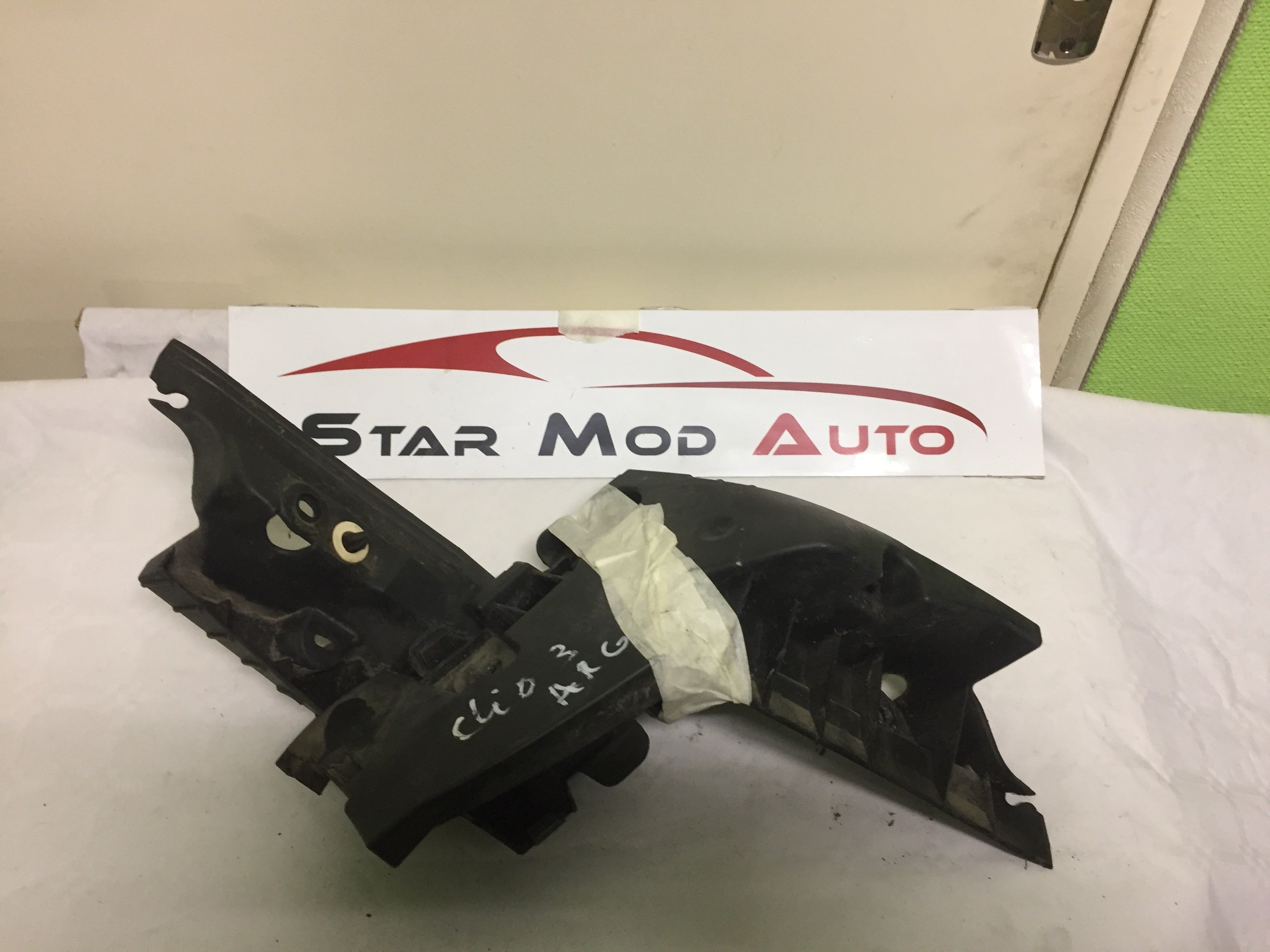 fixation de par choc arrière Renault Clio 3 2006