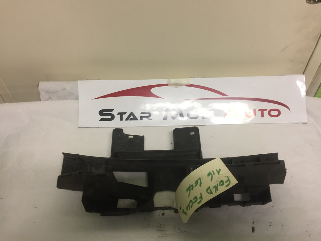 fixation de par choc arrière Ford c max 2006