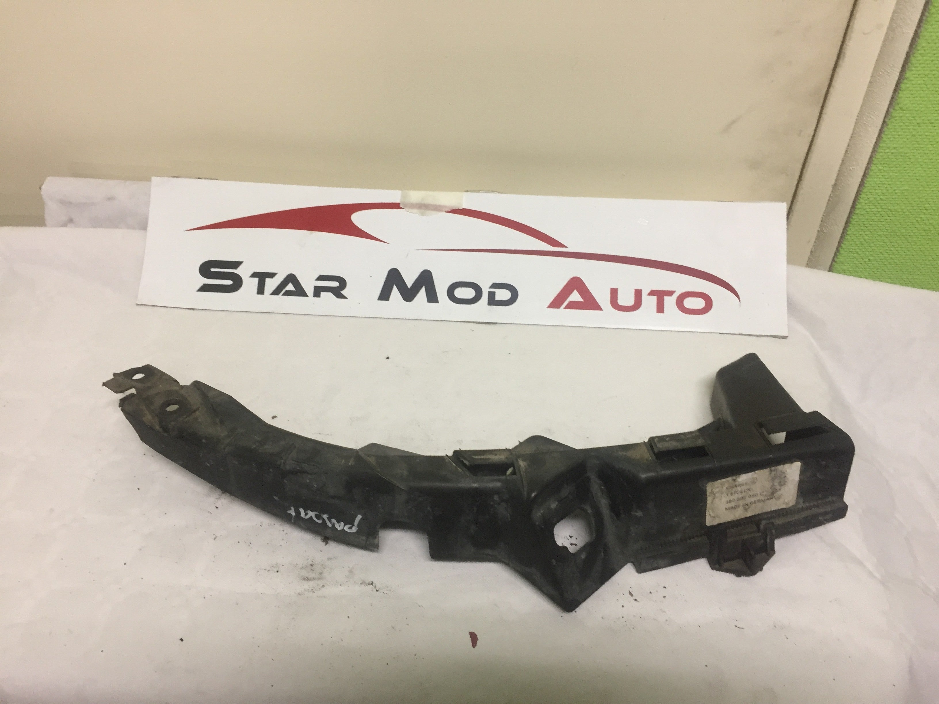 fixation de par choc arrière Peugeot 307 2006